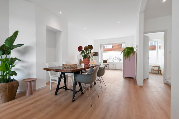 Photo 21 of Teding van Berkhoutstraat 85