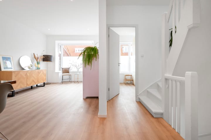 Photo 22 of Teding van Berkhoutstraat 85