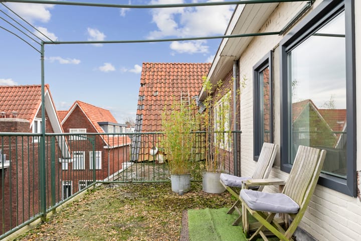 Photo 34 of Teding van Berkhoutstraat 85