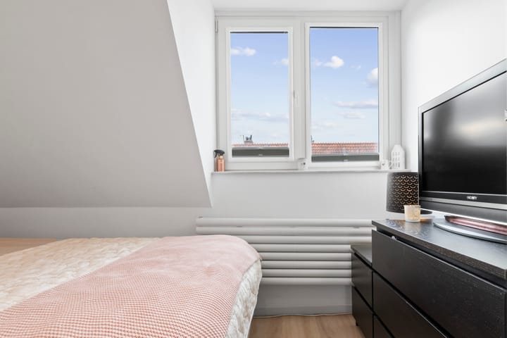 Photo 43 of Teding van Berkhoutstraat 85