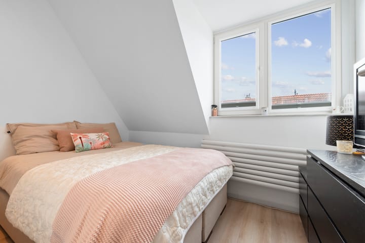 Photo 42 of Teding van Berkhoutstraat 85