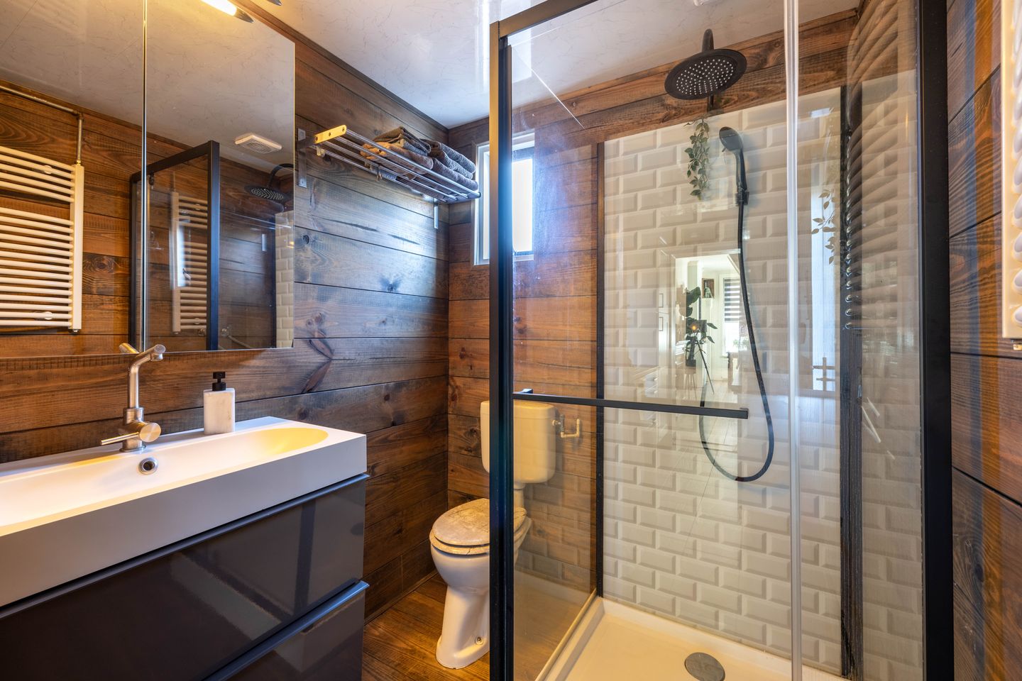 Photo 4 of Zwanebloemstraat 11