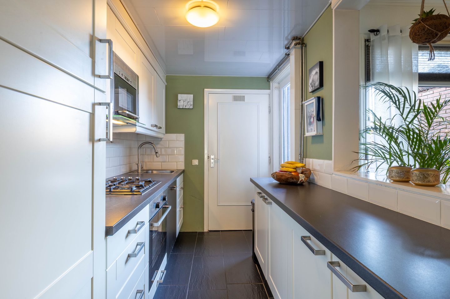 Photo 14 of Zwanebloemstraat 11