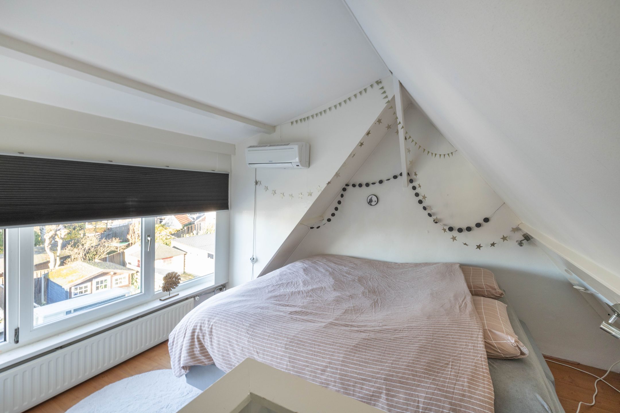 Photo 21 of Zwanebloemstraat 11