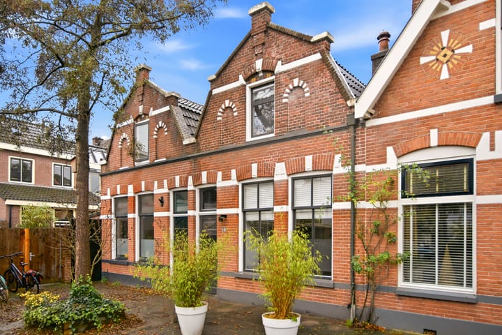 Photo 36 of Bartjensstraat 4-4