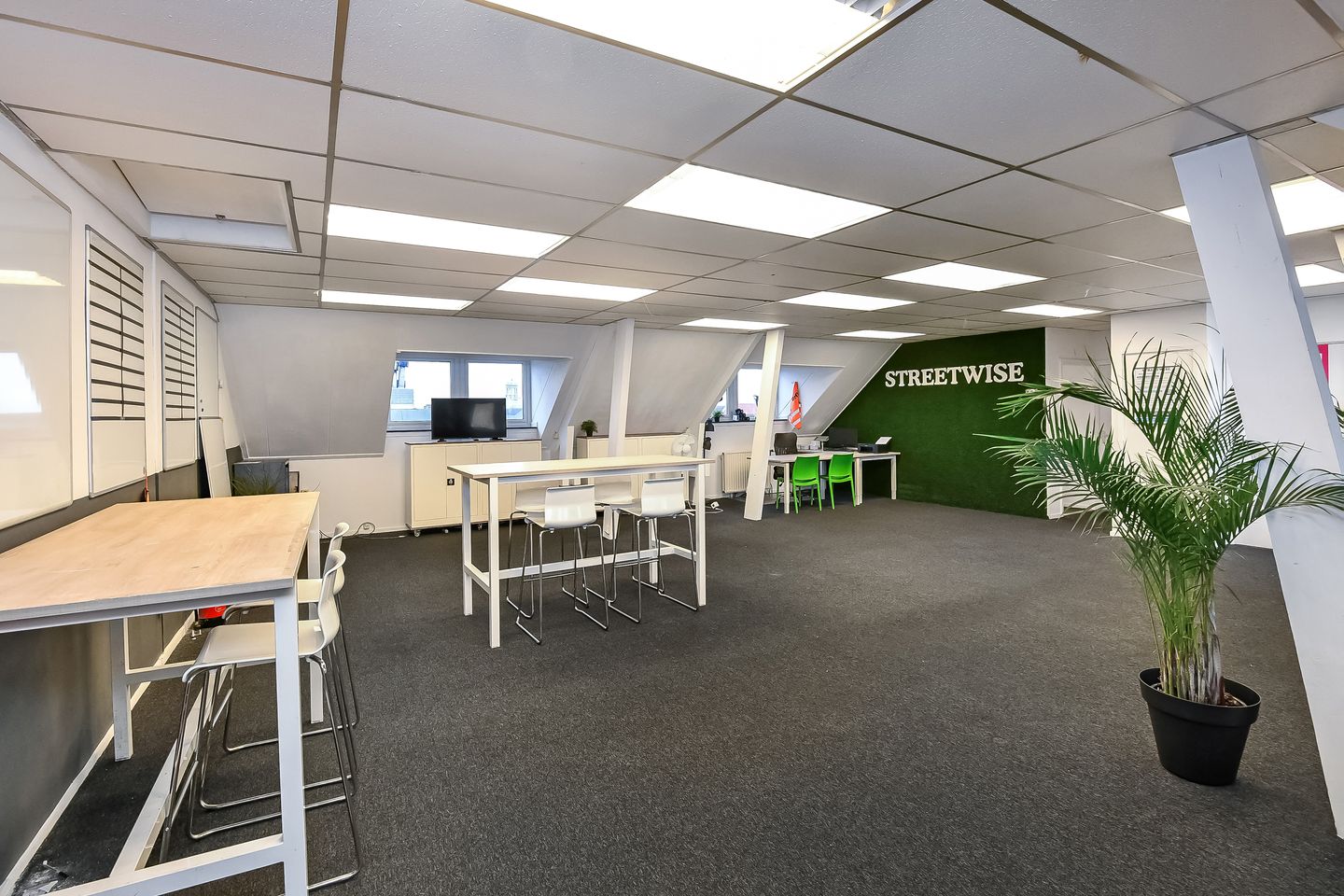 View photo 4 of Willemsplein 34-4