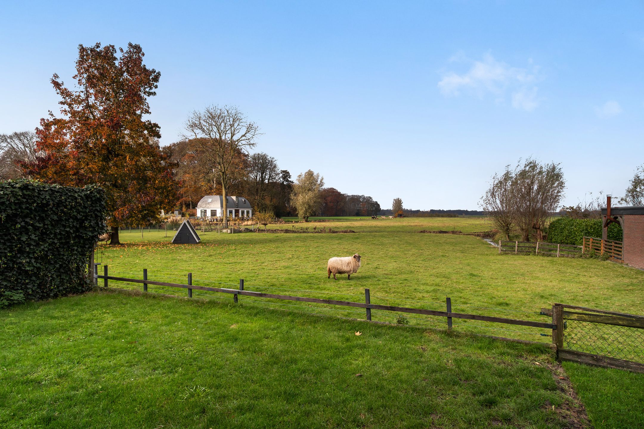 Foto 27 van Nieuw-Loosdrechtsedijk 140