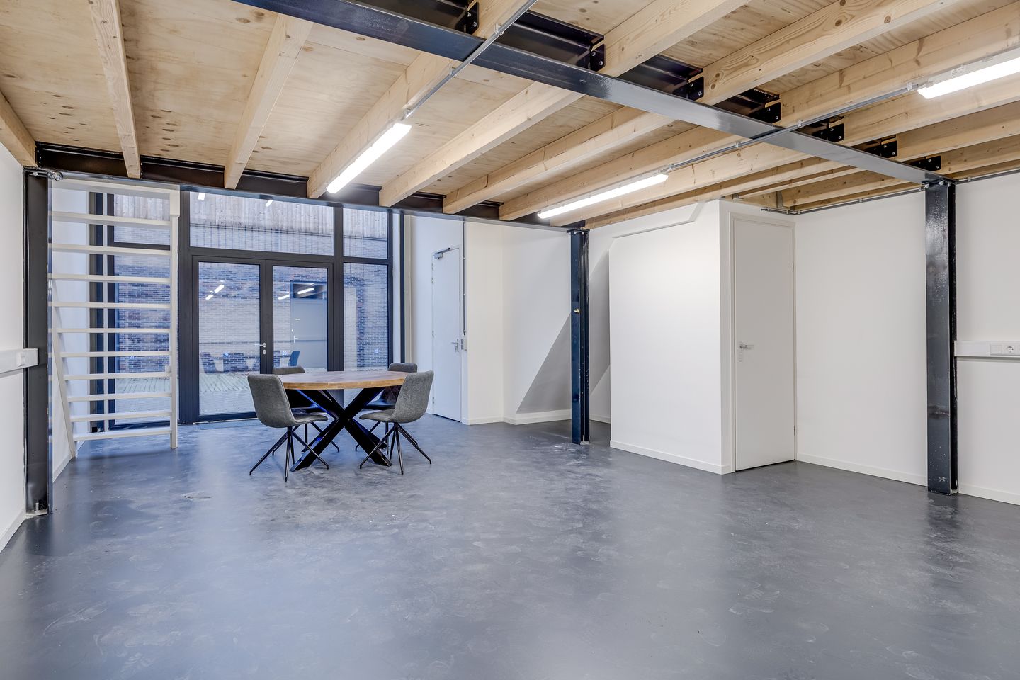 Bekijk foto 2 van Amersfoortsestraat 76-21