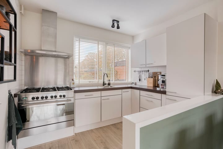 Photo 8 of Hobbemastraat 33