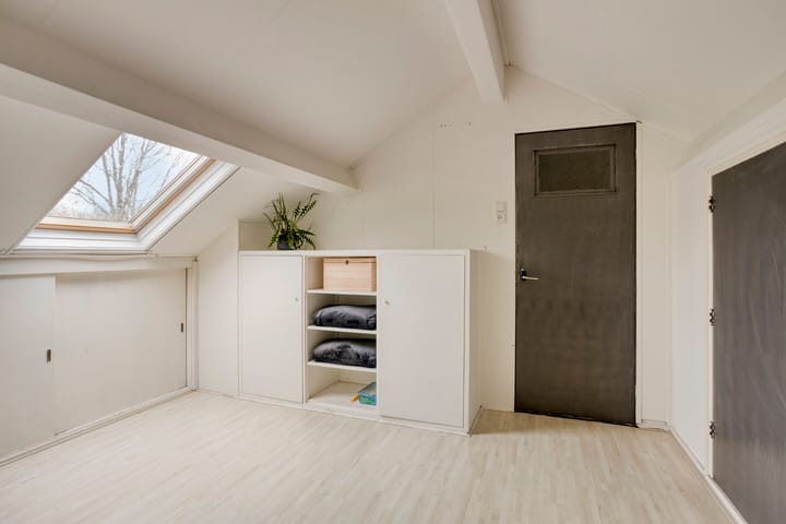 Photo 21 of Hobbemastraat 33