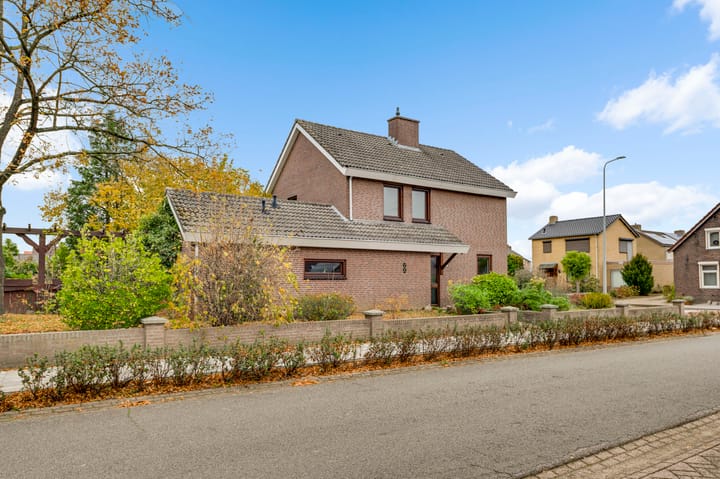 Photo 2 of Korenbloemstraat 2