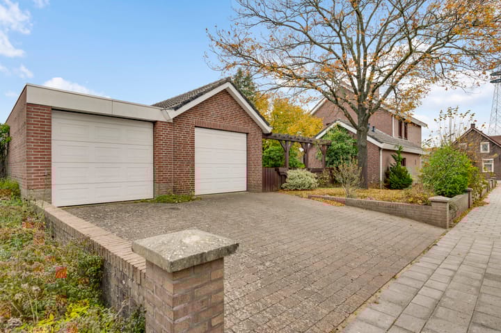 Photo 4 of Korenbloemstraat 2