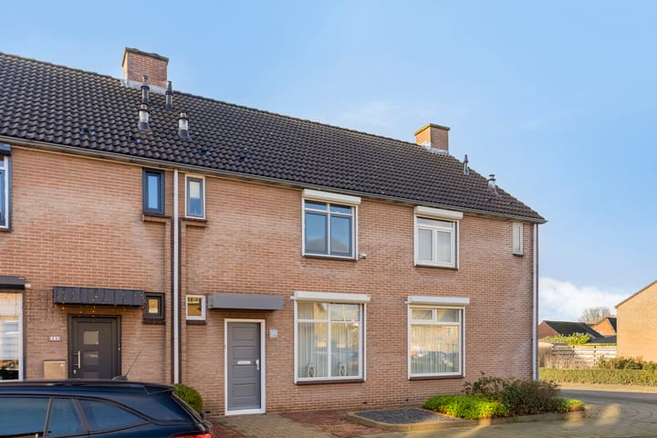 Photo 6 of Julianastraat 13