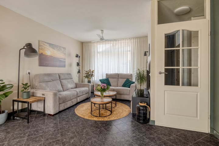 Photo 8 of Julianastraat 13