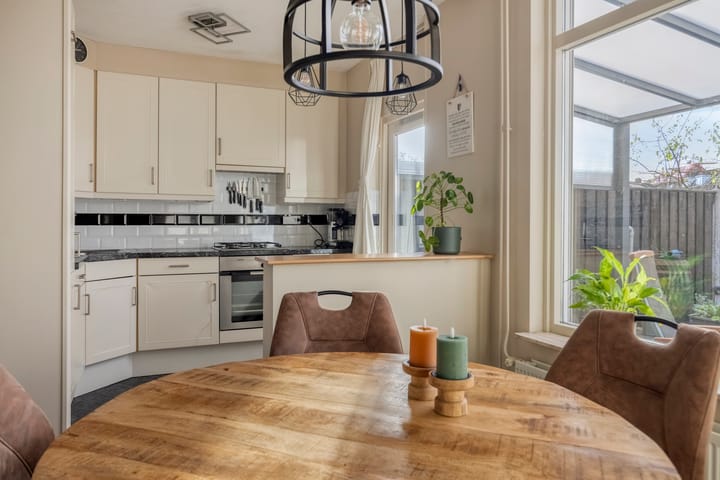 Photo 11 of Julianastraat 13