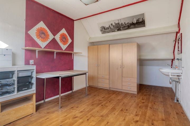 Photo 23 of Julianastraat 13