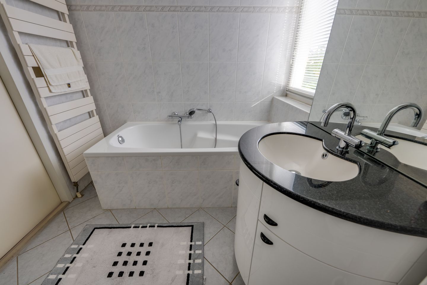 Foto 29 van Vrouwenmantel 6