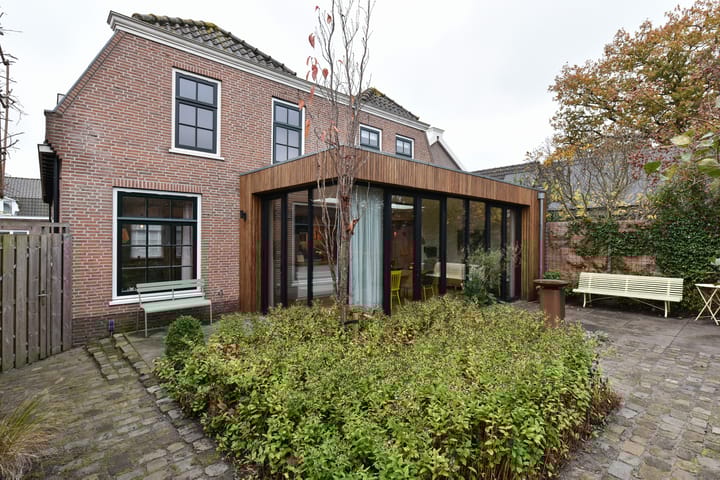 Voorstraat 6