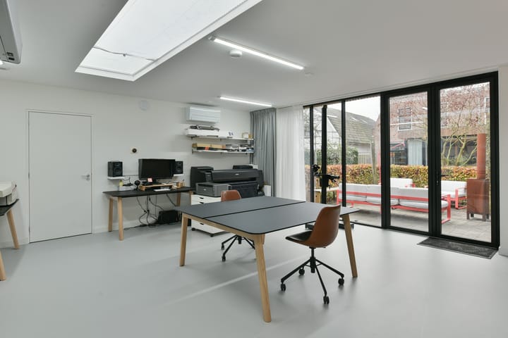 Photo 39 of Voorstraat 6