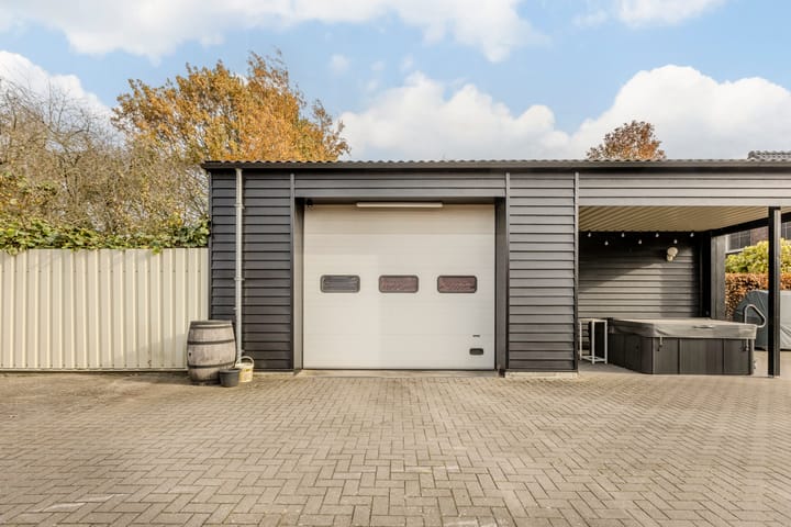 Photo 79 of Meirstraat 51-A