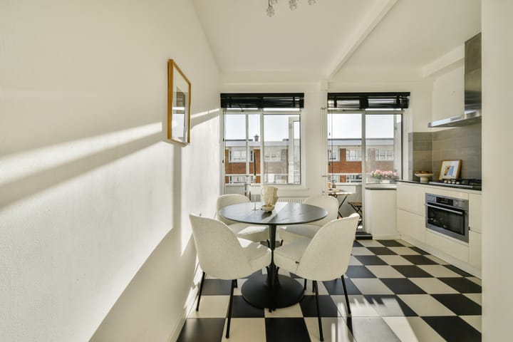 Photo 11 of Zomerdijkstraat 4-2