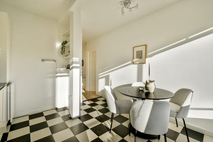 Photo 12 of Zomerdijkstraat 4-2