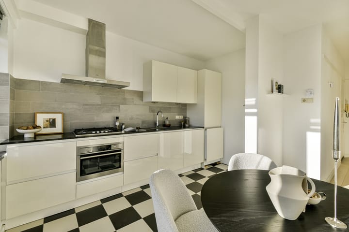 Photo 13 of Zomerdijkstraat 4-2