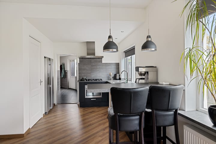 Photo 9 of Hoofdweg 76