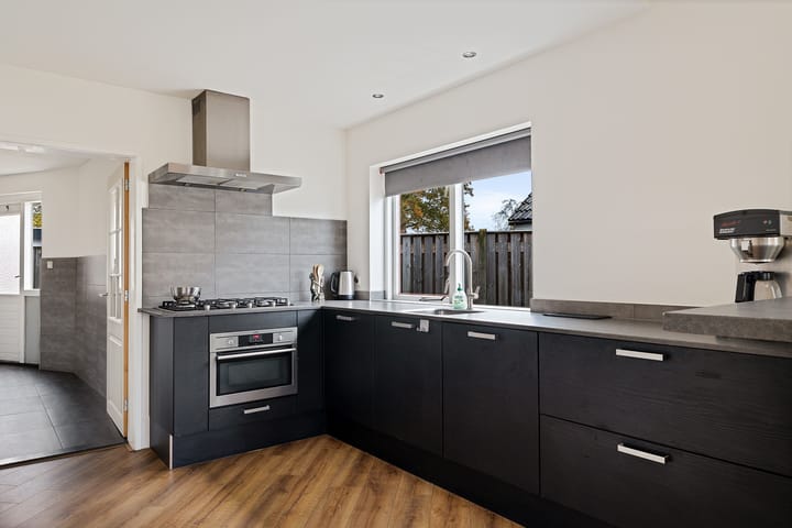 Photo 10 of Hoofdweg 76