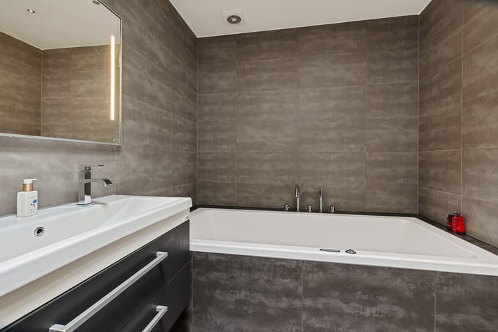 Photo 14 of Hoofdweg 76