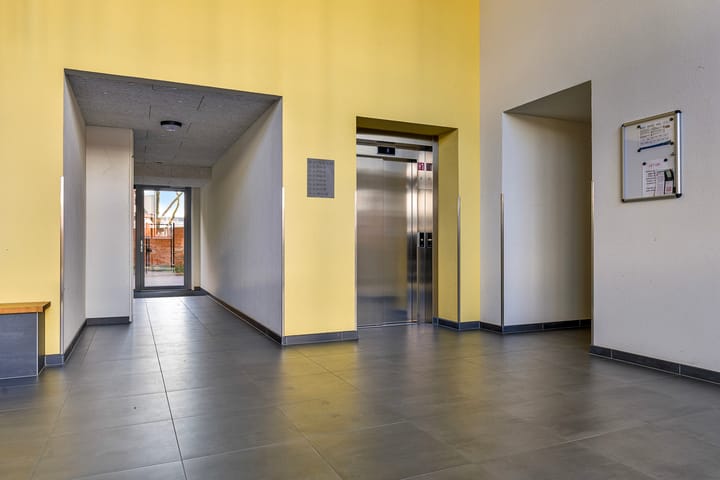 Photo 4 of Oranje Vrijbuiterskade 30