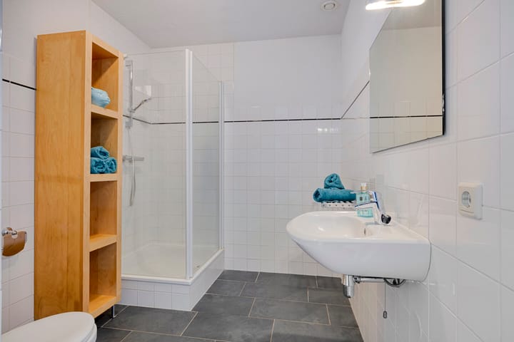 Photo 23 of Walstro 56