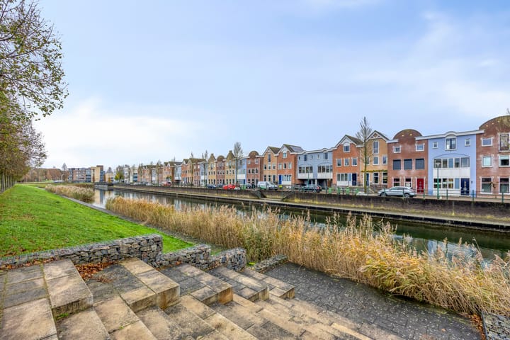 Photo 37 of Walstro 56