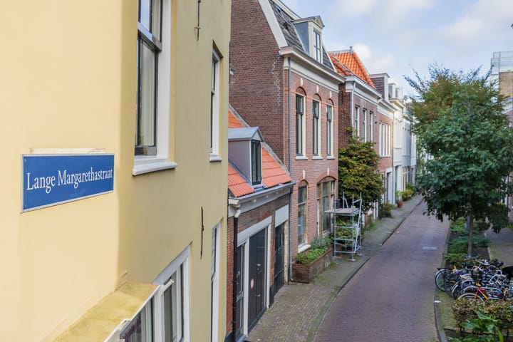 Photo 5 of Lange Margarethastraat 43
