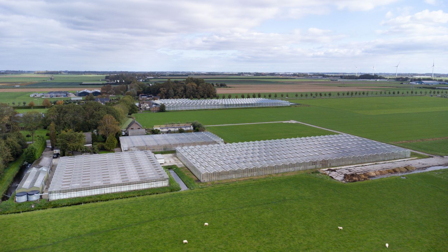 View photo 1 of Dorpsstraat 86