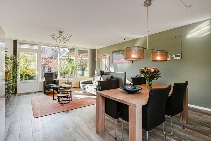 Foto 2 van Mosterdakker 7