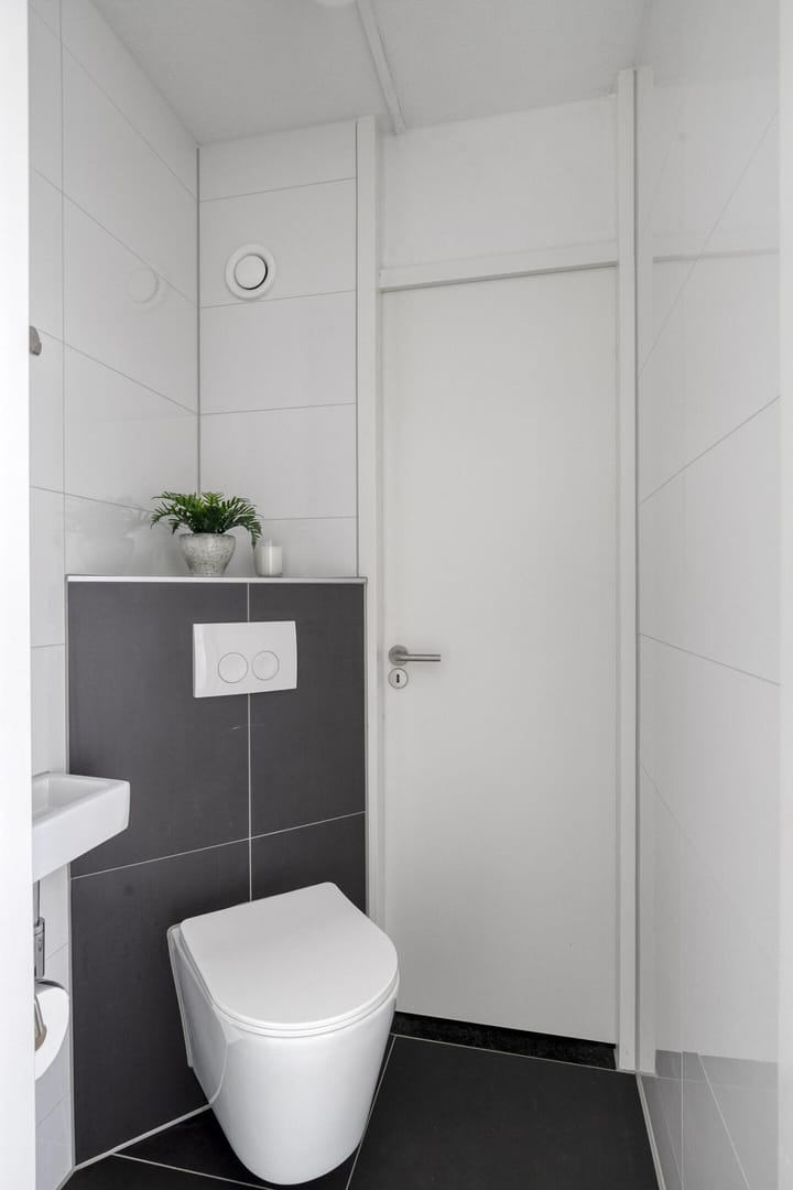 Foto 21 van Meeuwenweg 1-02