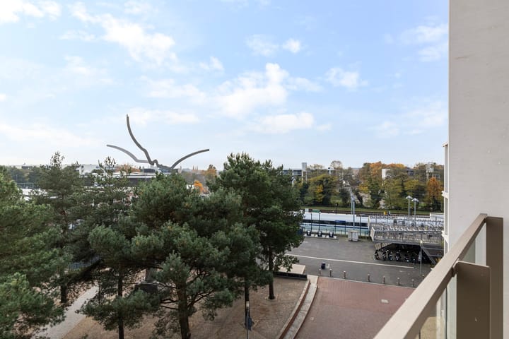 Photo 4 of Stationsplein 57