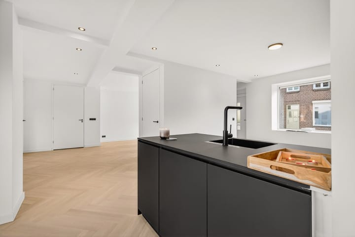 Photo 8 of Sint Barbarastraat 118