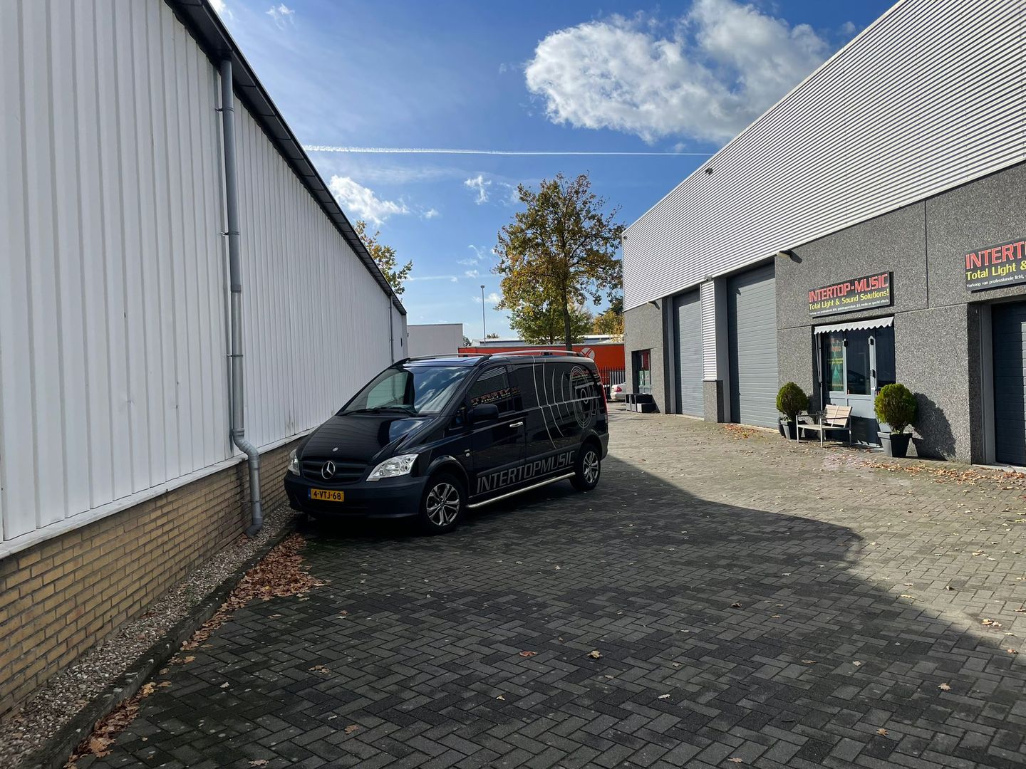 Bekijk foto 2 van Helmusselaan 5