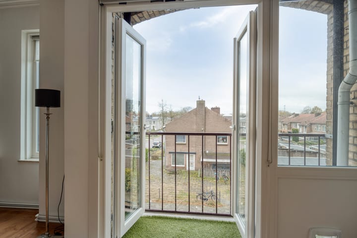 Photo 12 of Diekmanstraat 3-2