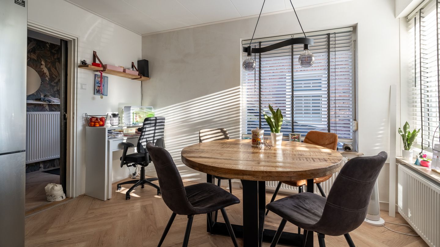 Photo 10 of Bornsestraat 75