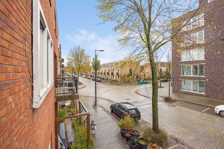 Foto 21 van Peter Martensstraat 43