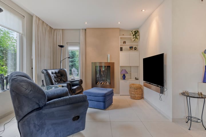 Photo 11 of Stoffels 101