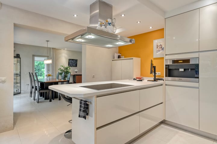 Photo 19 of Stoffels 101