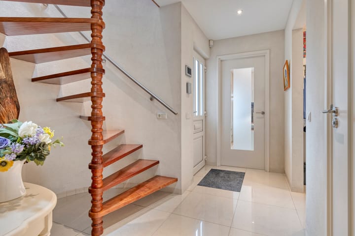 Photo 6 of Stoffels 101