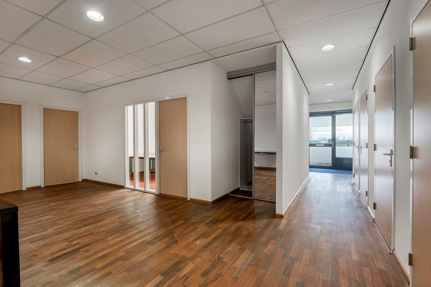 Bekijk foto 2 van Luzernestraat 37-A