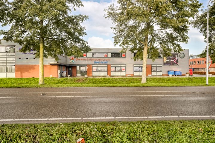 Luzernestraat 37-A, Nieuw-Vennep