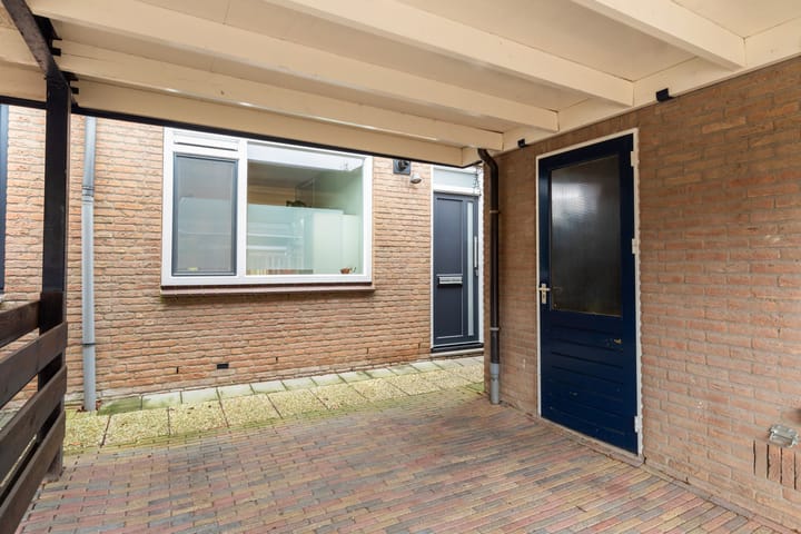 Photo 51 of Boris Pasternak-erf 242