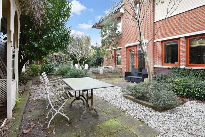 Photo 38 of Laan van Floris de Vijfde 4